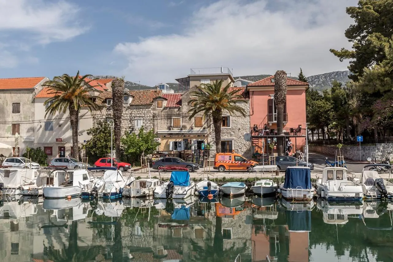 D & D Luxury Apartment Kastela 0*,  Croatia